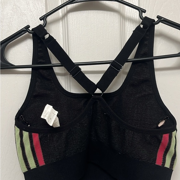 Women’s Sports Bra Bundle - Picture 6 of 8